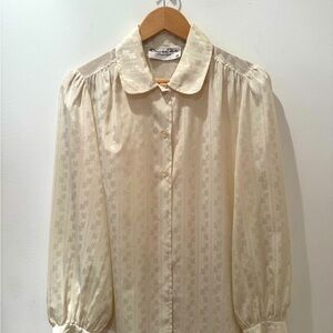VINTAGE Oscar de la Renta Elegant Cream Blouse. Fits like a 10.